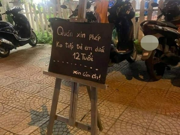 Hiện tại thông báo của quán cafe Đà Nẵng này vẫn gây tranh cãi trên MXH. Ảnh: Tổng hợp