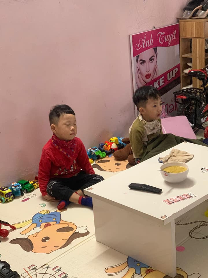 Những hình ảnh hài hước đã khiến cư dân mạng được dịp phì cười trước độ "lầy lội" của hội nhóc tỳ.