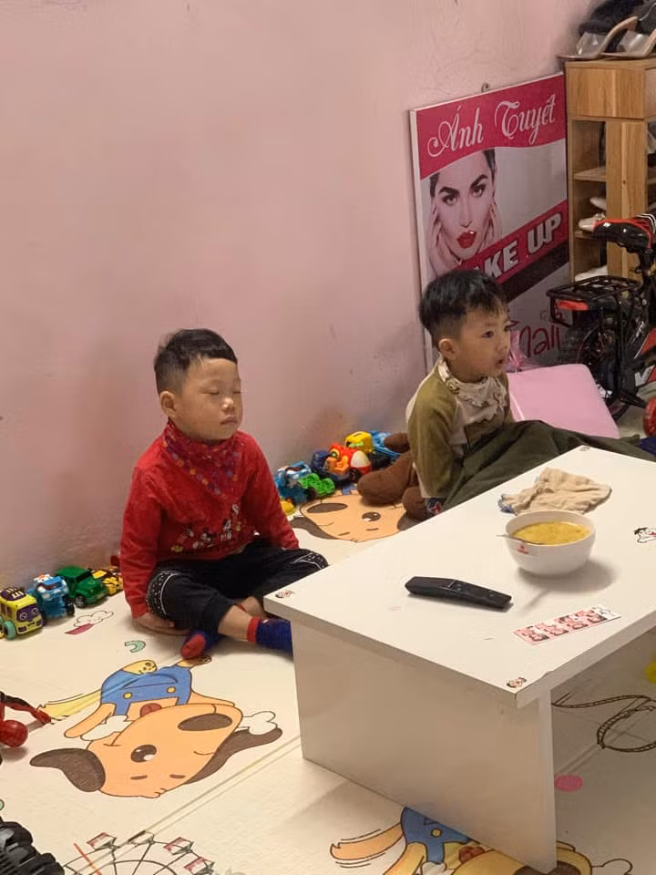 Những hình ảnh hài hước đã khiến cư dân mạng được dịp phì cười trước độ "lầy lội" của hội nhóc tỳ.