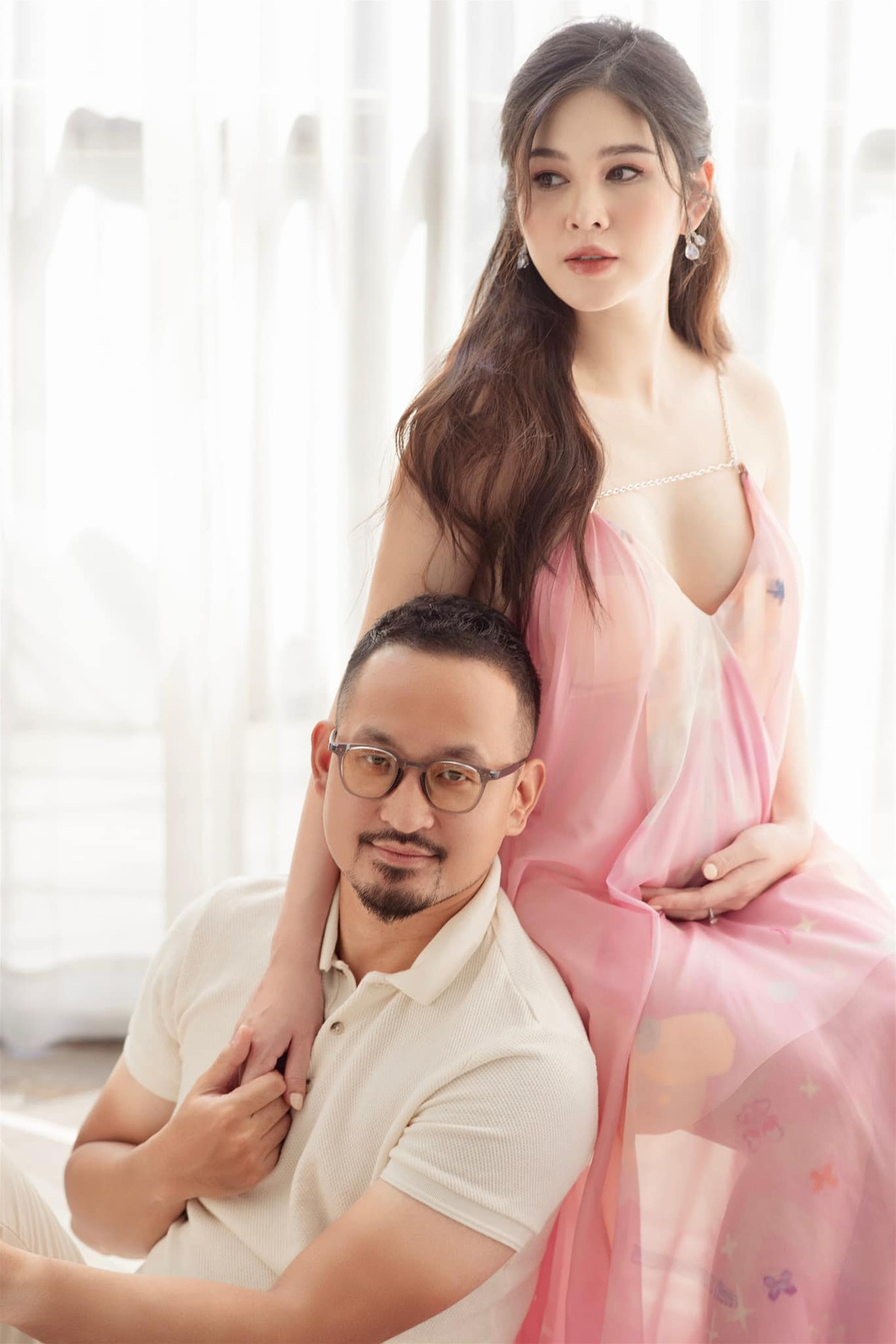 Sau gần 2 năm lấy chồng, vào trung tuần tháng 7, MC Vũ Thu Hoài công khai mang thai con đầu lòng cho ông xã doanh nhân - CEO Hoài Nam.