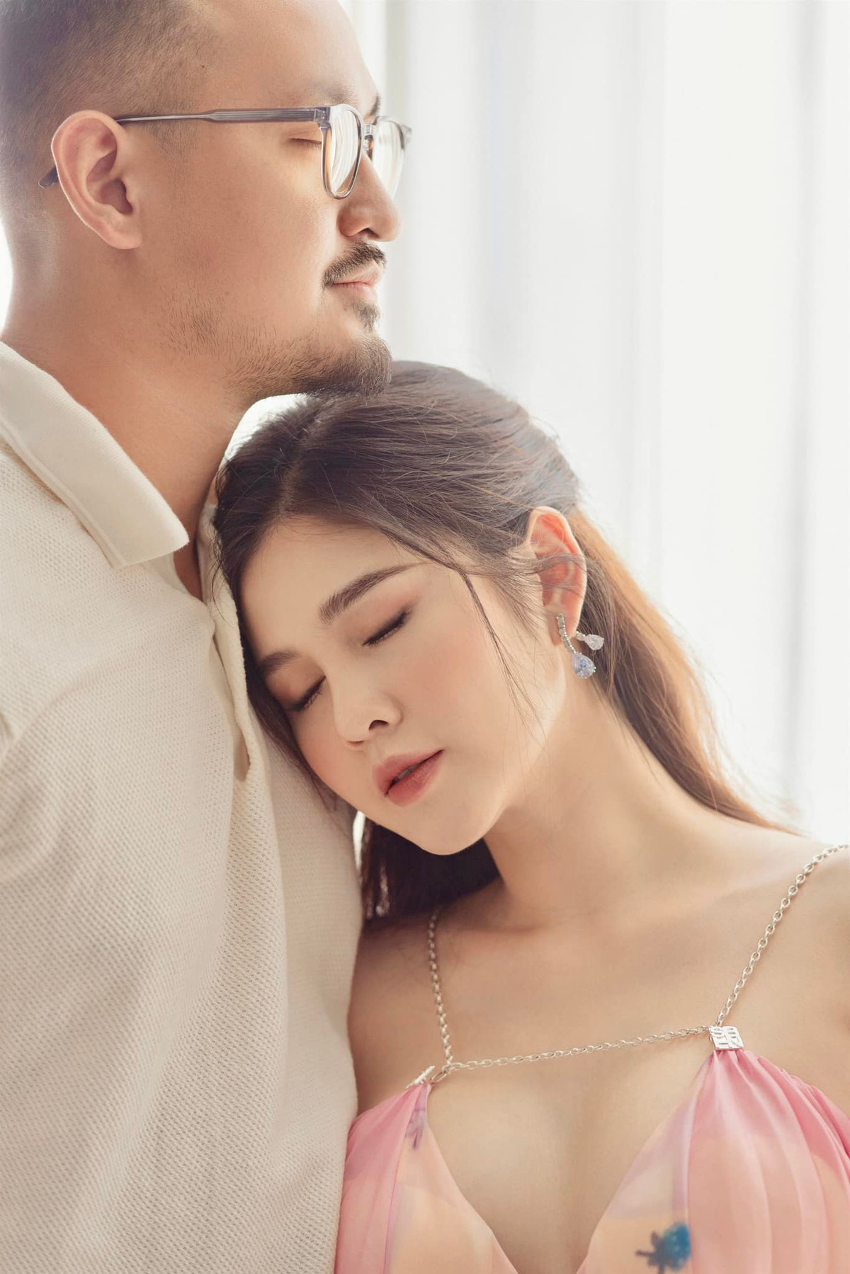 Nhờ kết hợp chế độ tập luyện hợp lý nên dù bầu bí Thu Hoài vẫn giữ được nhan sắc. Ảnh: FBNV