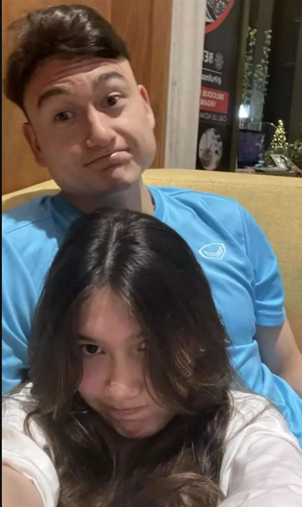 Nhìn ảnh 2 anh em chụp chung, nhiều người đùa rằng chẳng mấy em gái Thanh Giang sẽ cao vượt anh trai.