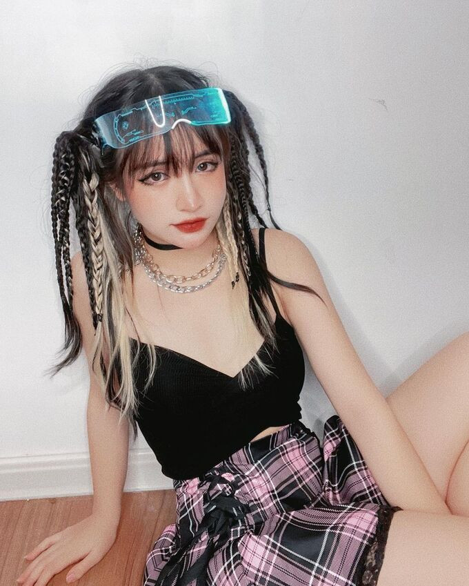 Nhờ tài Makeup siêu đỉnh, Khánh Vân lại càng ra dáng nữ thần Douyin hơn.