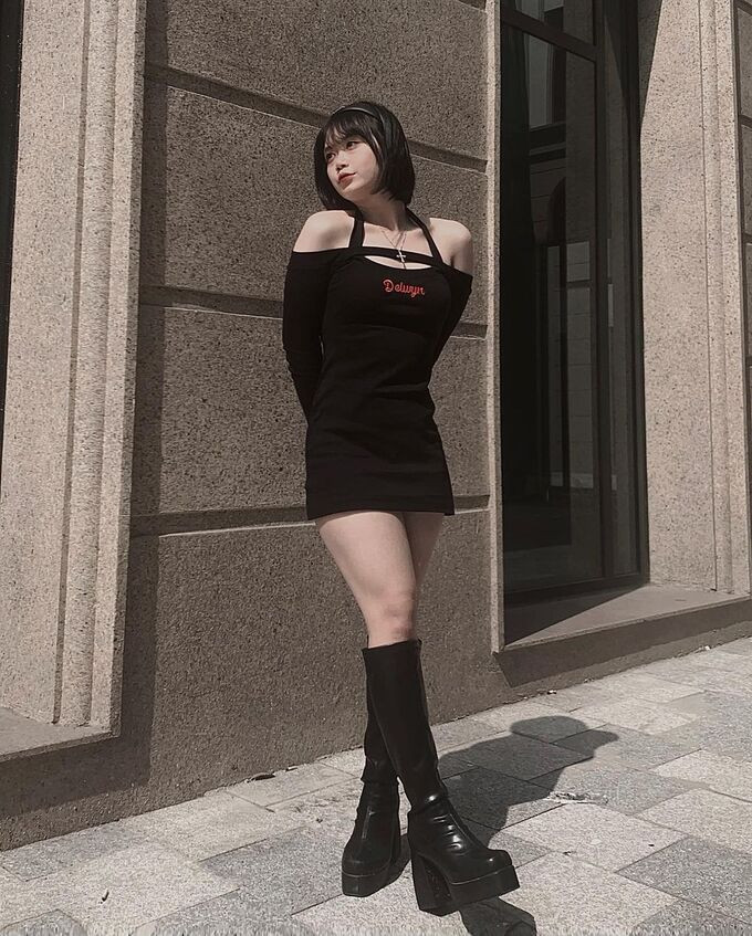 Thường xuyên khoe sắc trên TikTok, ngoài đời Panna cũng chăm chỉ khoe ảnh đẹp chẳng kém.