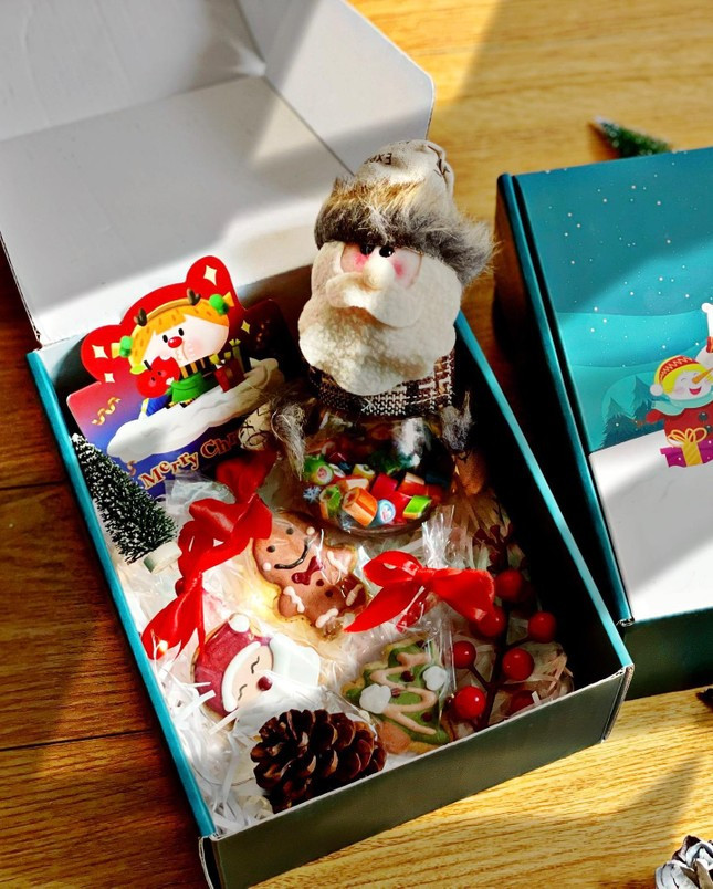 Giới trẻ "bắt trend" làm Icing Cookies để tạo ra những món quà độc lạ, khác biệt lại vừa có thể làm đồ trang trí.