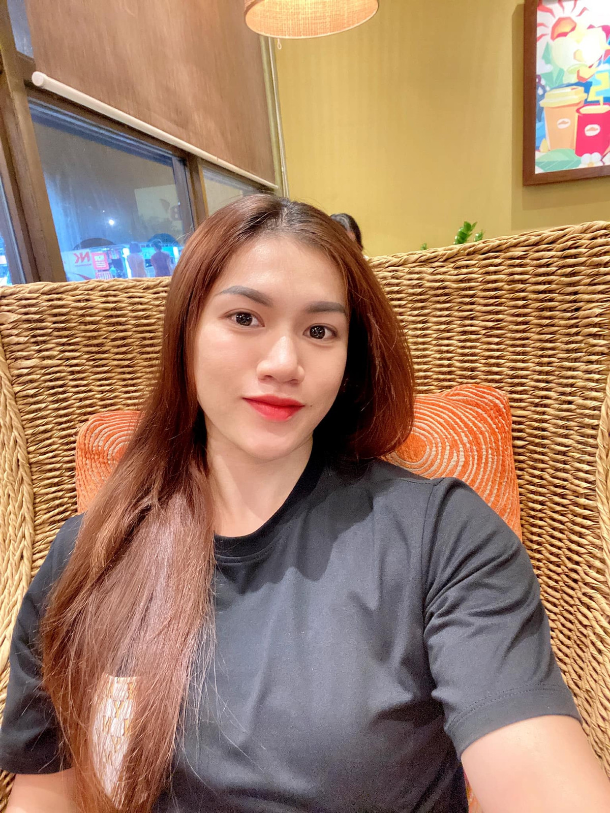 Biệt danh "Búp bê cơ bắp Việt Nam" của Ny xuất phát từ việc cô ngưỡng mộ Julia Vins - Búp bê cơ bắp nổi tiếng của Nga.