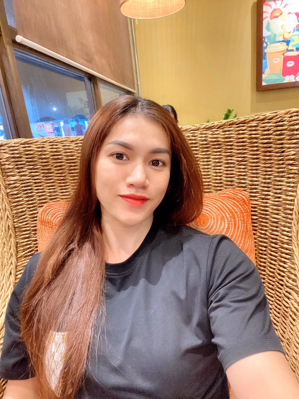 Biệt danh "Búp bê cơ bắp Việt Nam" của Ny xuất phát từ việc cô ngưỡng mộ Julia Vins - Búp bê cơ bắp nổi tiếng của Nga.