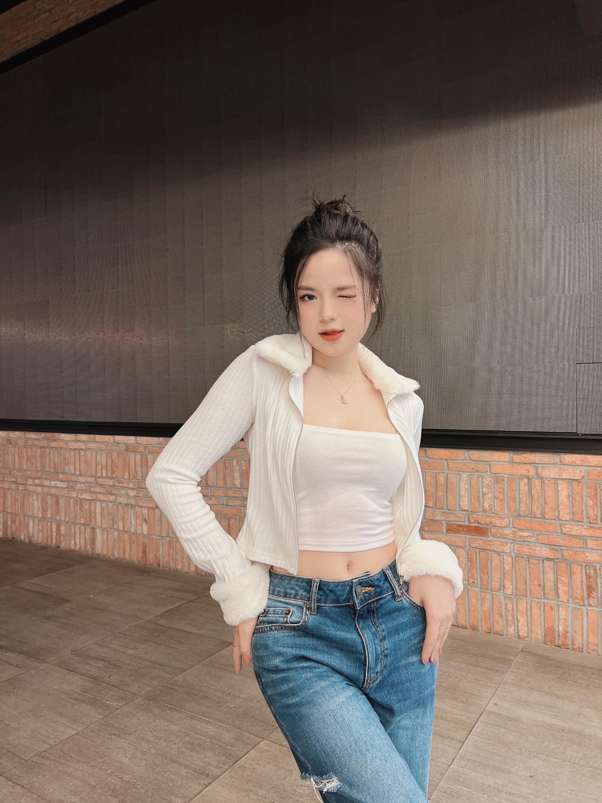 Theo dõi trang cá nhân của Hà Đan, không khó để thấy cô rất chăm chỉ vận động, theo đuổi không chỉ một mà còn nhiều môn thể thao. Ảnh: FBNV