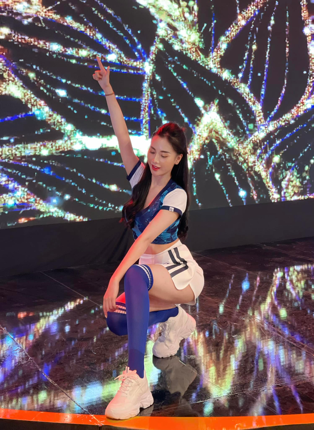 Người đẹp sở hữu một nhan sắc và thân hình khiến ai nhìn cũng mê mẩn.