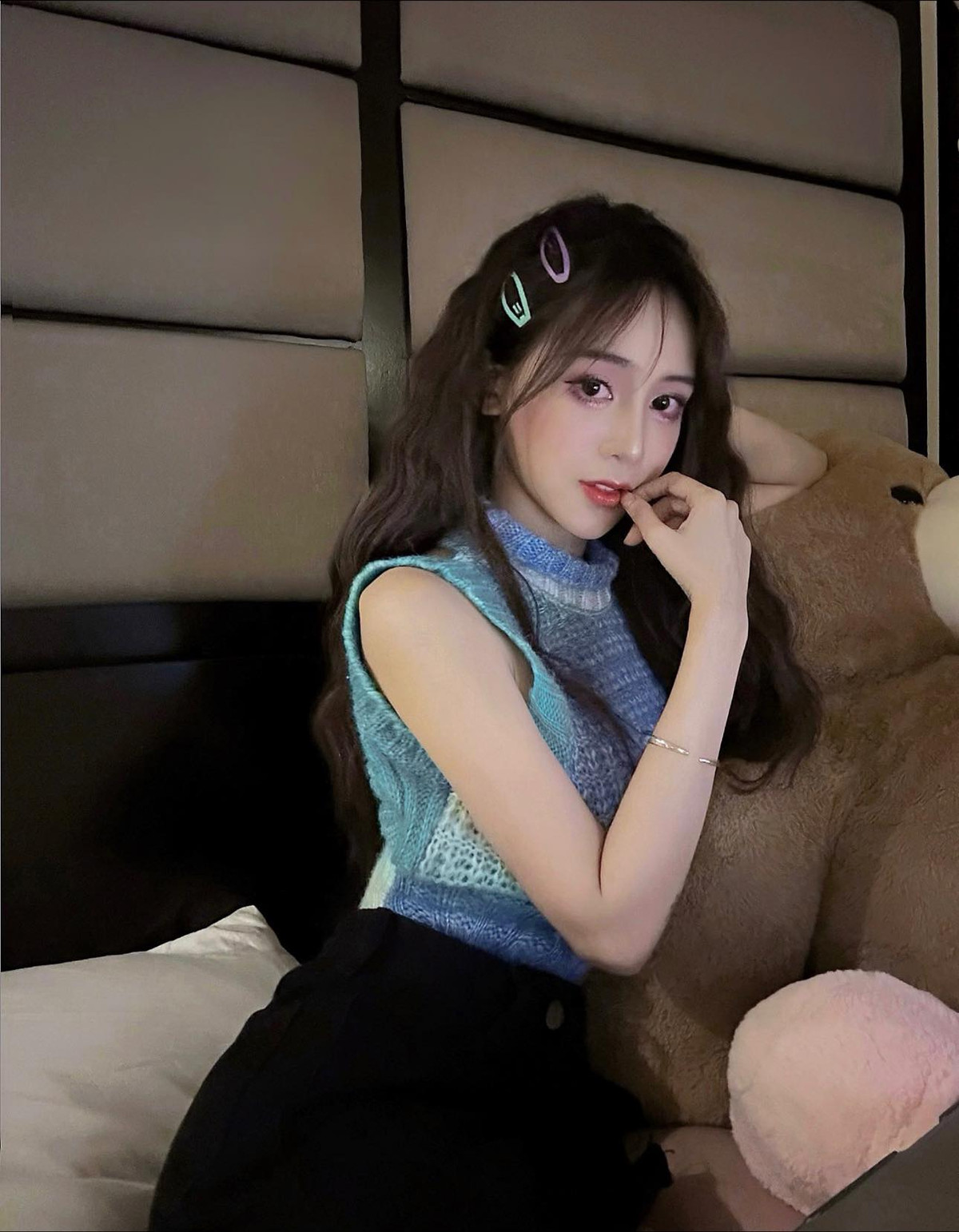 Xuất hiện trong một bài báo Trung với tiêu đề "hot girl xinh đẹp theo style thần tiên tỷ tỷ của Việt Nam", nữ streamer Vũ Ngọc Duyên (SN 1997), thường được biết đến với cái tên Jani dưới đây đã chứng minh được sức hút khó cưỡng của mình.