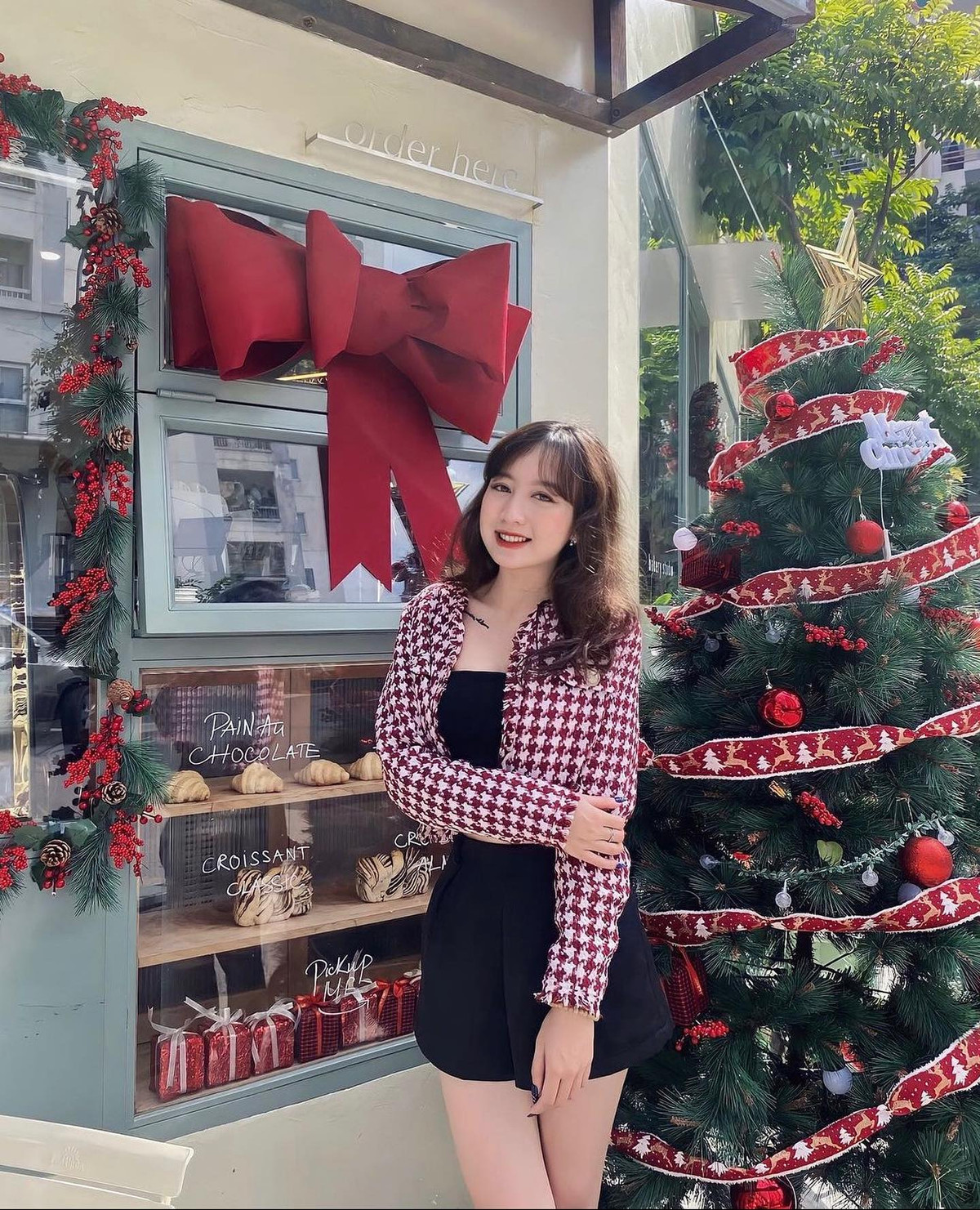 Two trees có diện tích khá nhỏ, nằm tại quận Hà Đông, Hà Nội, nhưng độ hót hít của quán luôn thu hút giới trẻ đến để check-in. Ảnh: Two Trees