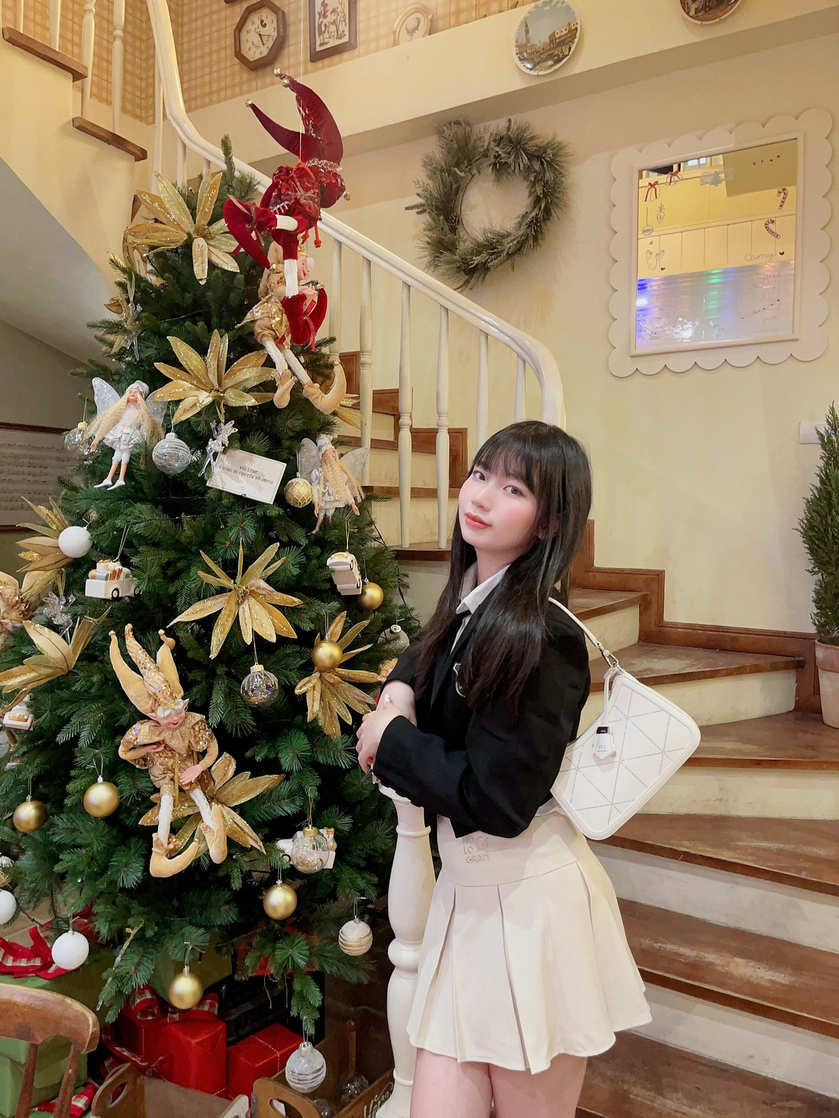 Đây là quán cafe khá nổi tại Hà Thành vì độ xinh xắn trong cách bài trí theo phong cách vintage như một căn nhà thuộc vùng đồng quê Bắc Âu. Ảnh: Nguyễn Hà