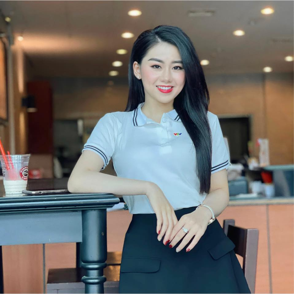 Xuất hiện với vai trò của một MC bình luận ở các chương trình thể thao, cô không những gây ấn tượng bởi gương mặt ưa nhìn, Ngọc Mai còn khiến khán giả bị chinh phục bởi lối dẫn dắt tự nhiên cùng sự hiểu biết không hề kém cạnh các bình luận viên nam.