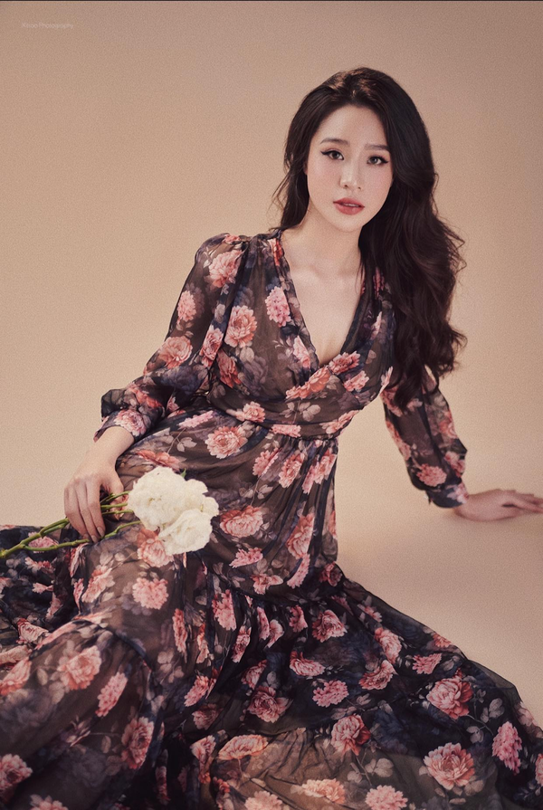 Hiện tại, bên cạnh công việc dẫn các chương trình thể thao của VTV, Bảo Châu cũng đang làm mẫu ảnh cho các thương hiệu thời trang. Ảnh: FBNV