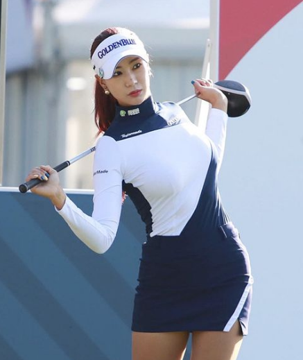 Cô nàng hay đăng những video về việc tập luyện đi kèm với cuộc sống đời thường của mình.