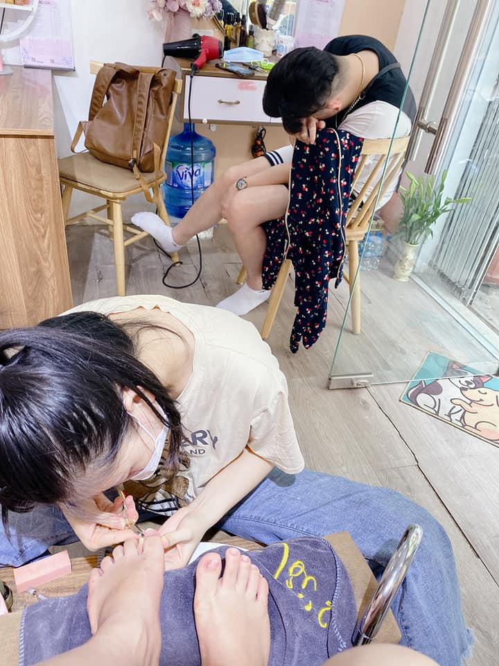 Hình ảnh thu hút gần hàng nghìn lượt xem, dưới phần bình luận, nhiều chị em bày tỏ sự ngưỡng mộ xen lẫn ghen tỵ với cô gái trên.