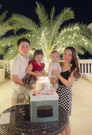 Cũng giống như em gái, hiện Ngọc Mai cũng đang tham gia vào các dự án kinh doanh của gia đình.