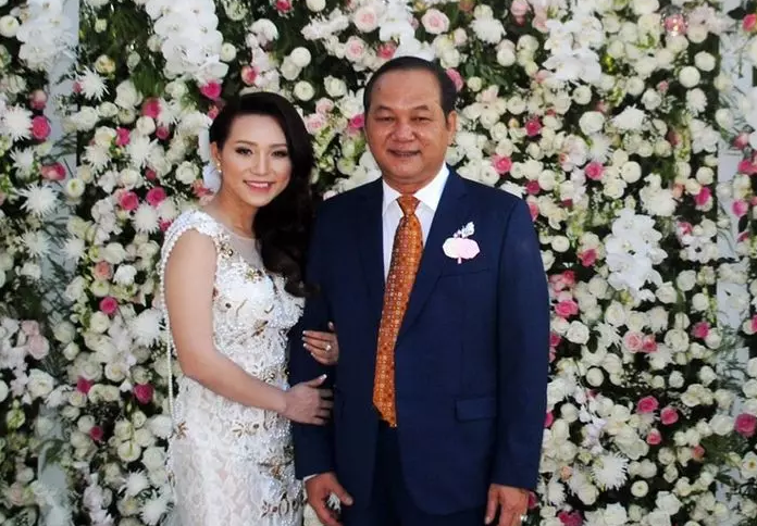 Vị đại gia Kiên Giang còn chi 2 tỷ để mời các nghệ sĩ tên tuổi về biểu diễn góp vui.