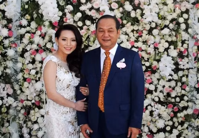 Vị đại gia Kiên Giang còn chi 2 tỷ để mời các nghệ sĩ tên tuổi về biểu diễn góp vui.