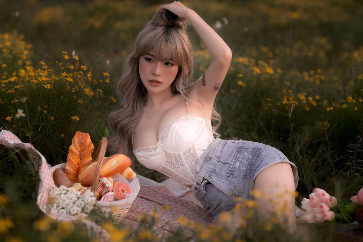 Với tình yêu dành cho nghệ thuật, Tố Uyên đã vượt qua hết những định kiến xã hội và hoàn cảnh để theo đuổi ước mơ.