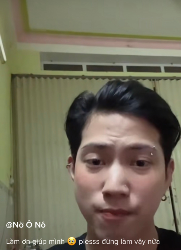 Không dừng lại ở đó, Nờ Ô Nô còn "quay xe" đòi lại công bằng cho mình: “Tất cả những ai đăng tin sai sự thật, vu khống em thì em sẽ nhờ pháp luật can thiệp vì em là một công dân Việt Nam. Mọi người đăng thông tin sai là mọi người đang bạo lực mạng.”