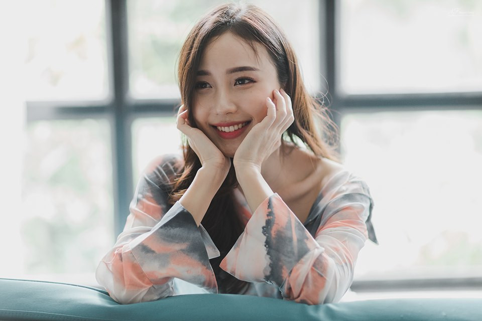 Tuy nhiên vì muốn tập trung vào việc học mà cô nàng 9x rất hạn chế trong việc đi diễn.