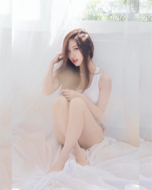 Sitapha Uttaburanont gây ấn tượng bằng vẻ ngoài xinh đẹp, thân hình chuẩn chỉnh lại còn thông minh, học giỏi và đặc biệt là sở hữu cơ ngơi đỉnh cao có trị giá cao ngất ngưởng.