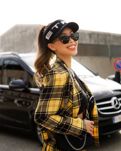 So với Joyce Phạm, sắc vóc của Tiên Nguyễn nổi trội hơn cả bởi sự trưởng thành, quyến rũ.