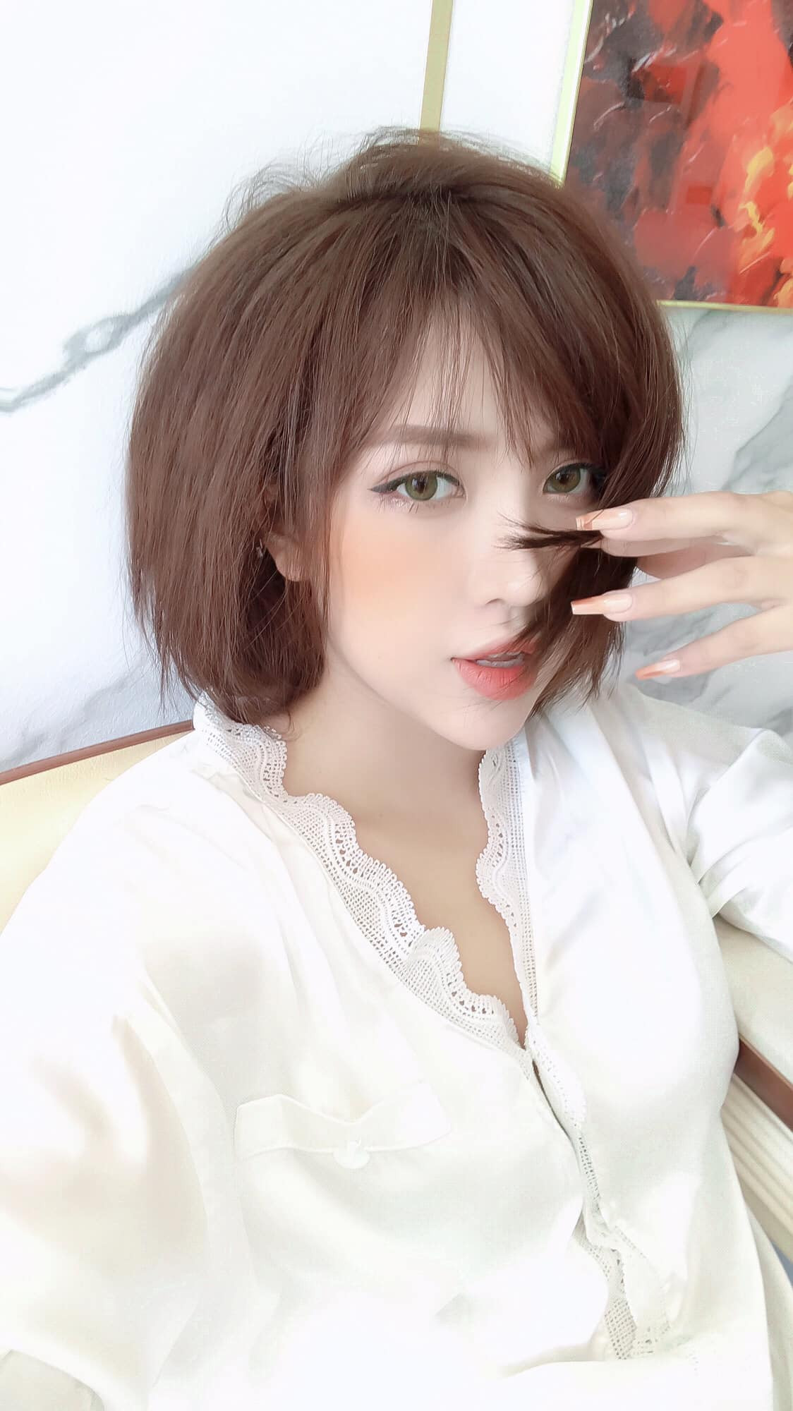 Với những bức hình vừa cập nhật lên trang Facebook cá nhân, ắt hẳn cô nàng hot girl Đỗ Thủy Ngọc Thúy đã không ít lần phải làm người xem phải “bỏng mắt”.