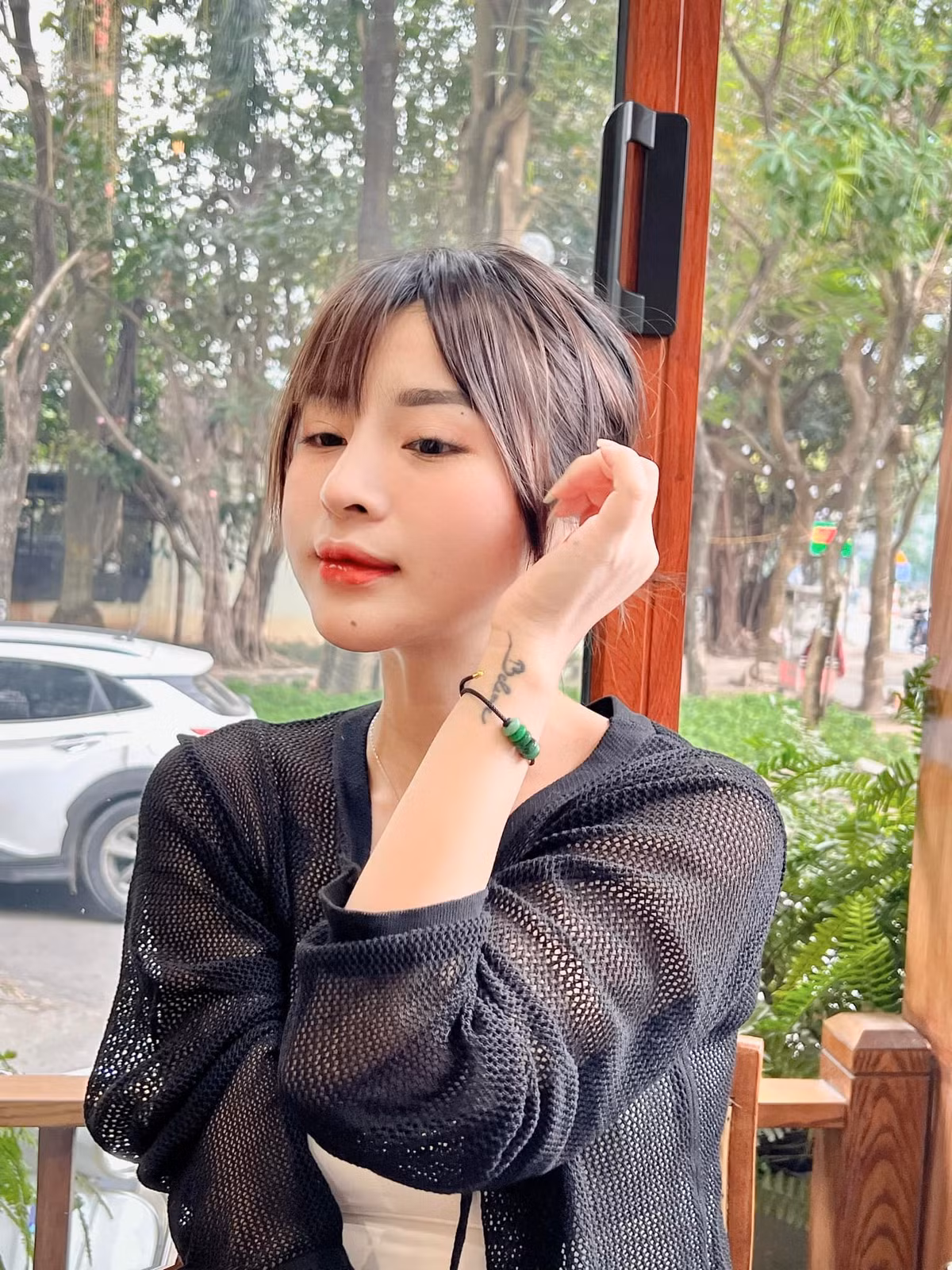 Cô nàng luôn xuất hiện với hình ảnh khoẻ khoắn, ngập tràn năng lượng.