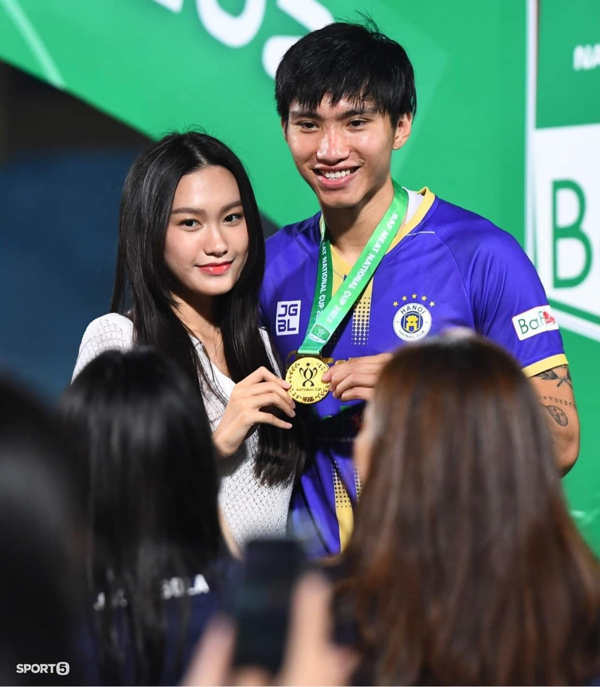 Kể từ khi công khai hẹn hò, Doãn Hải My và Đoàn Văn Hậu thường xuyên khoe ảnh tình tứ bên đối phương.