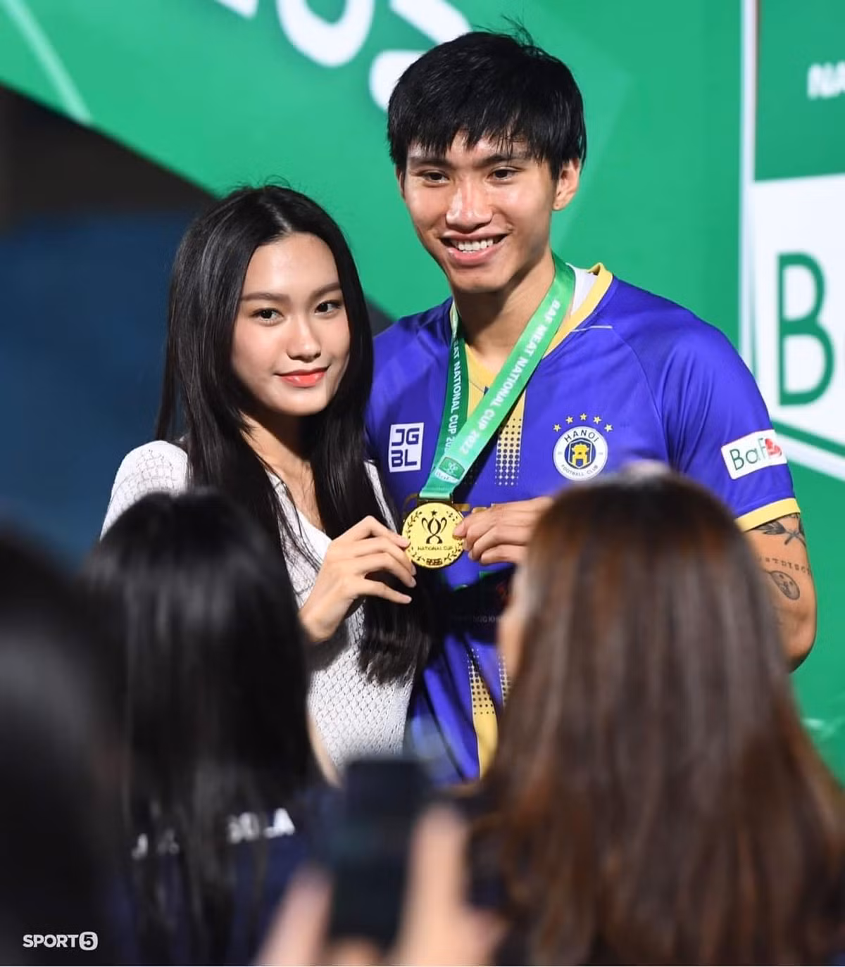 Kể từ khi công khai hẹn hò, Doãn Hải My và Đoàn Văn Hậu thường xuyên khoe ảnh tình tứ bên đối phương.