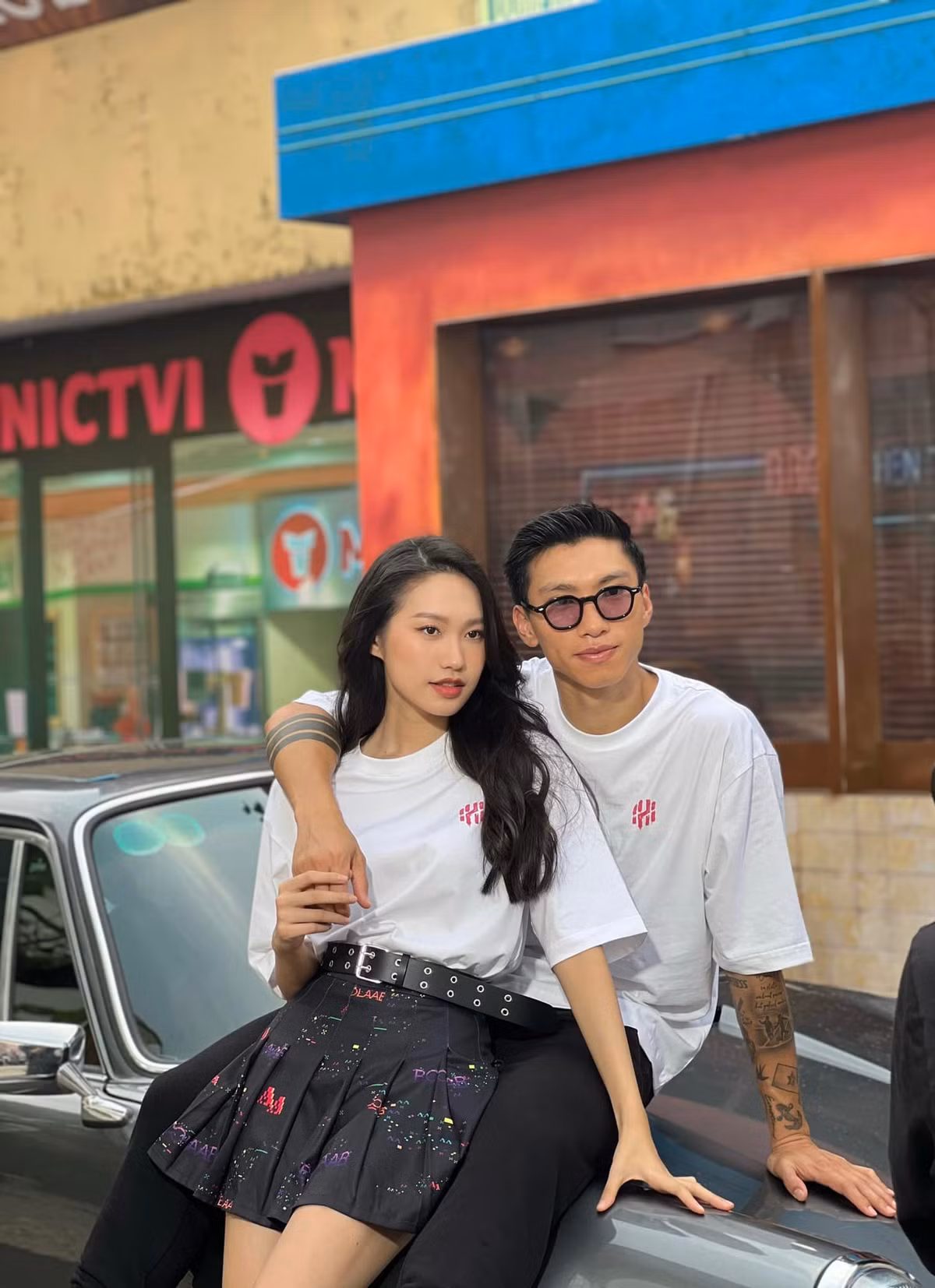 Sau khi công khai, cả hai vướng tin đồn chuẩn bị kết hôn, song người trong cuộc sau đó lên tiếng phủ nhận.