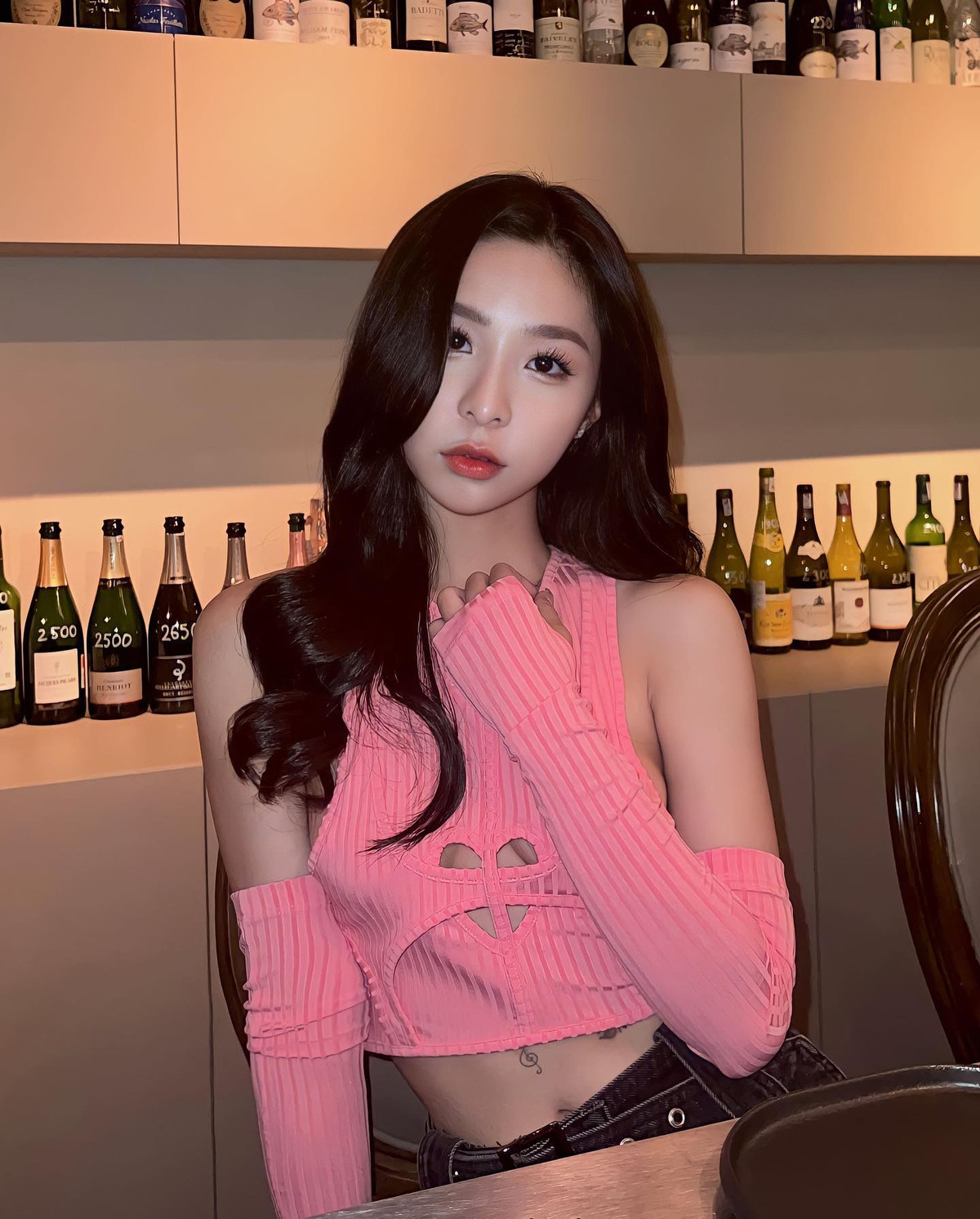 Dù theo đuổi phong cách thời trang nào thì Tammy vẫn khéo léo phô diễn những đường cong cơ thể tuyệt đẹp của mình.