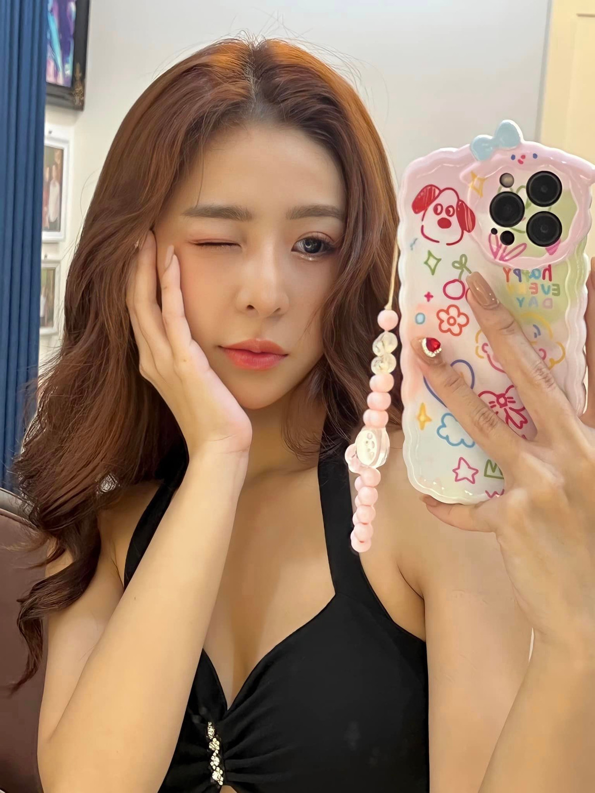 Tammy Phạm từng chia sẻ việc nổi tiếng đôi lúc cũng đem lại nỗi buồn cho nữ sinh 2K2 này bởi phải đổi mặt với những bình luận tiêu cực.