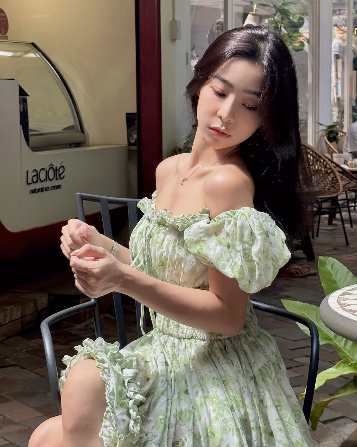 Khi làm người mẫu ảnh, gái xinh không ngần ngại thử những phong cách mới.