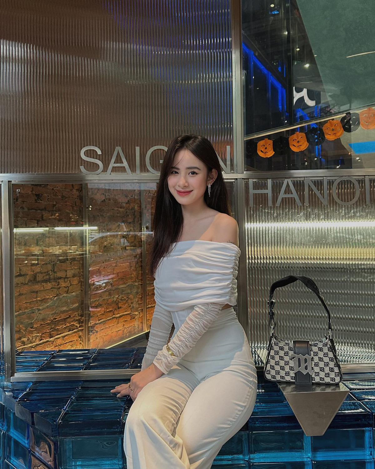 Gương mặt xinh đẹp của Liên Hương cũng được khán giả nhận định là tiệm cận với tiêu chí tìm kiếm quán quân của The Face Vietnam.