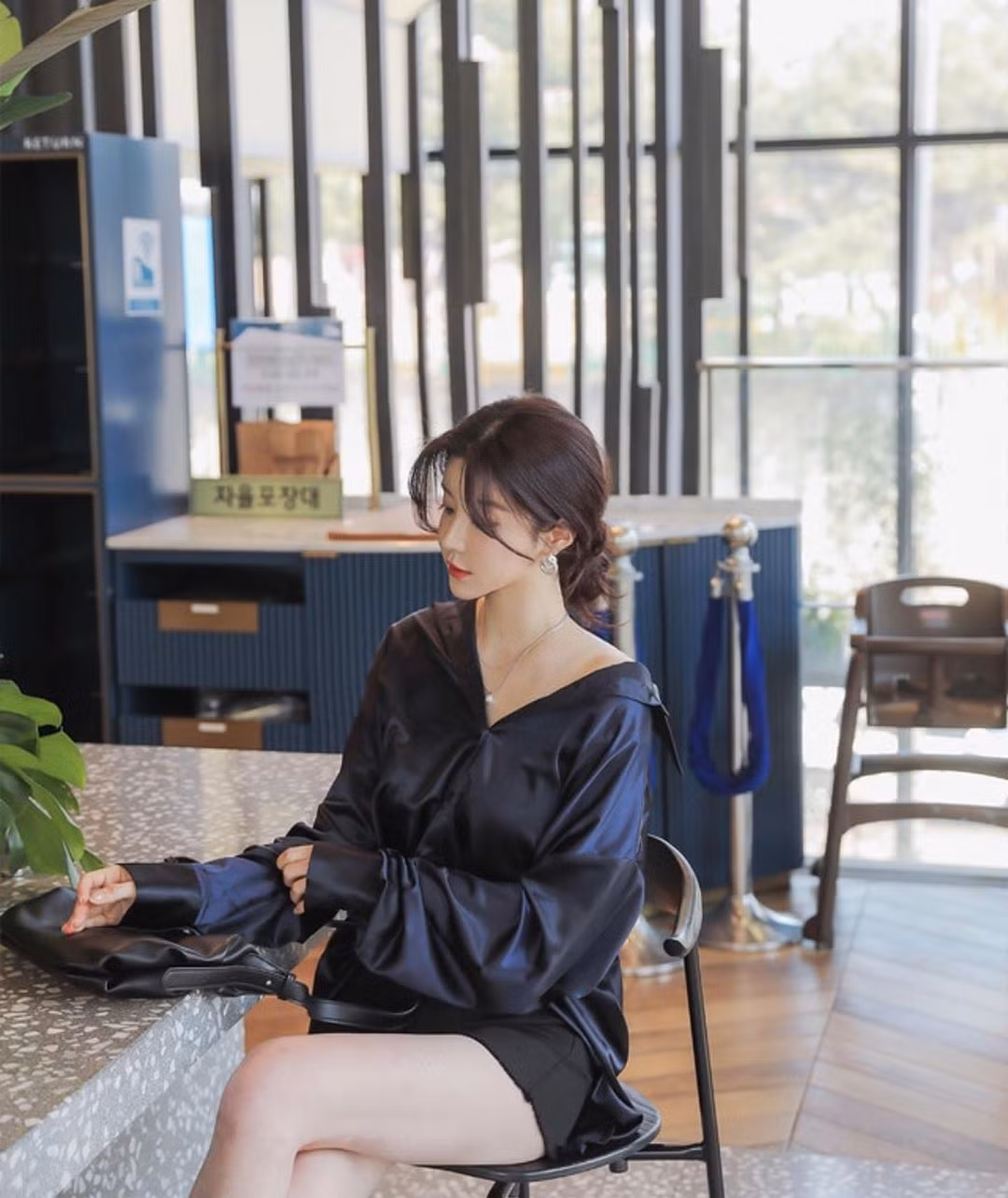 Những bức ảnh chụp nội y của Yoo Gyeong không hề phô phang, gây nên phản cảm như những đồng nghiệp nổi tiếng khác của mình.