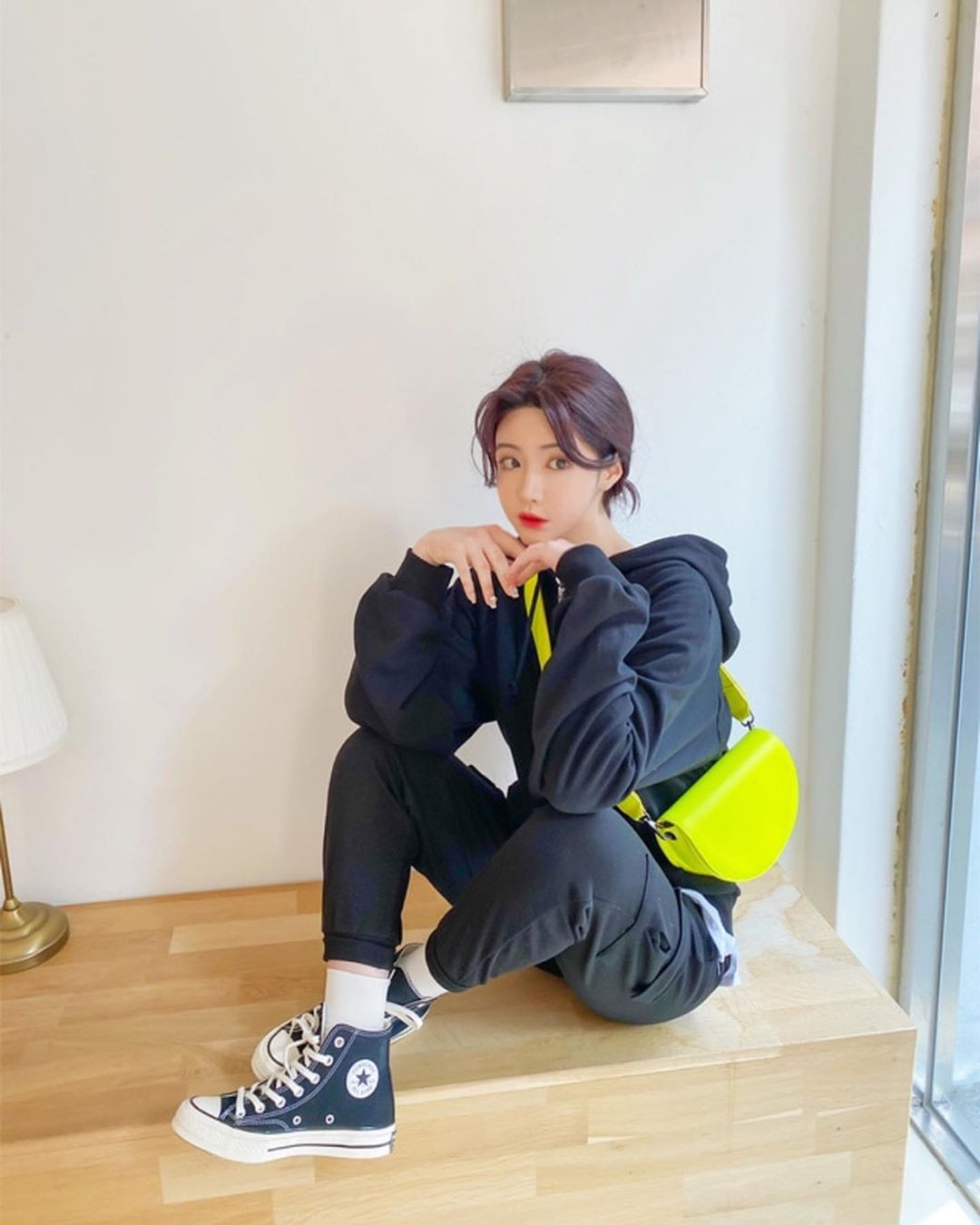 Với lợi thế vóc dáng, người đẹp trở nên vô cùng nổi bật khi mặc những bộ nội y gợi cảm.