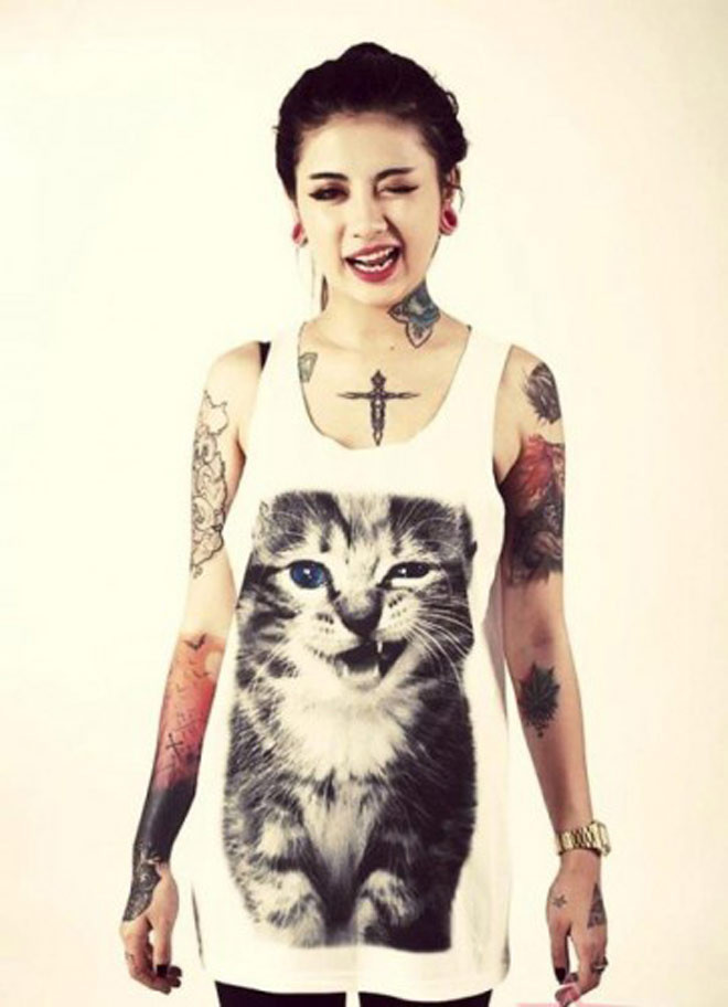 Gần 10 năm trước, nữ thợ xăm Lee Zin (tên thật là Bùi Kim Thanh, sinh năm 1992) là cái tên cực hot trong cộng đồng mê xăm Hà Thành.