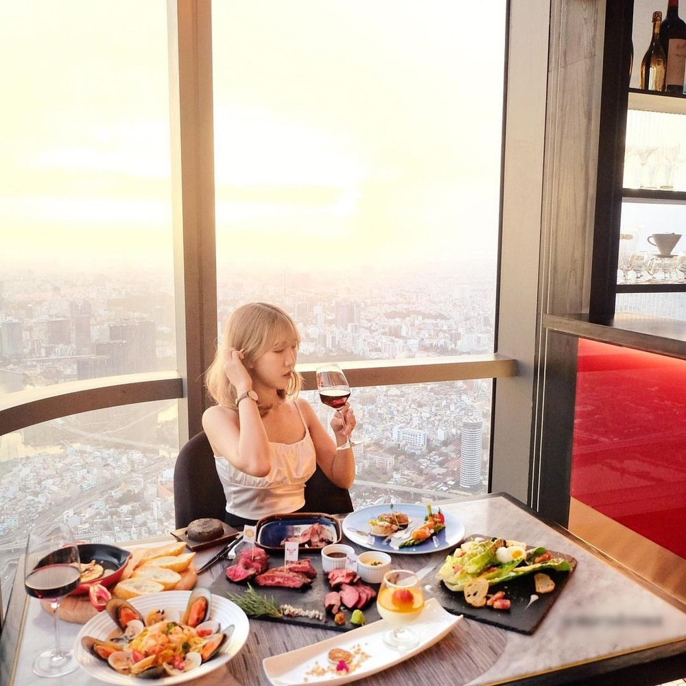 Có vẻ sau những "góp ý" về ngoại hình, cô gái 27 tuổi đã tiếp thu và quyết định niềng răng.