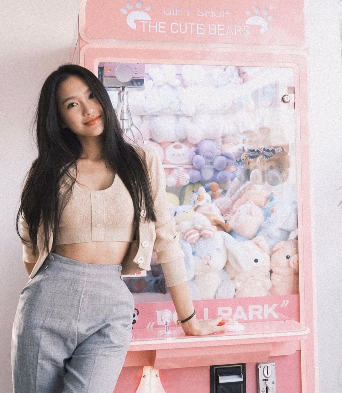 Doãn Hải My sinh năm 2001, là sinh viên Đại học Luật Hà Nội. Năm 2020, cô thi Hoa hậu Việt Nam, vào top 10.