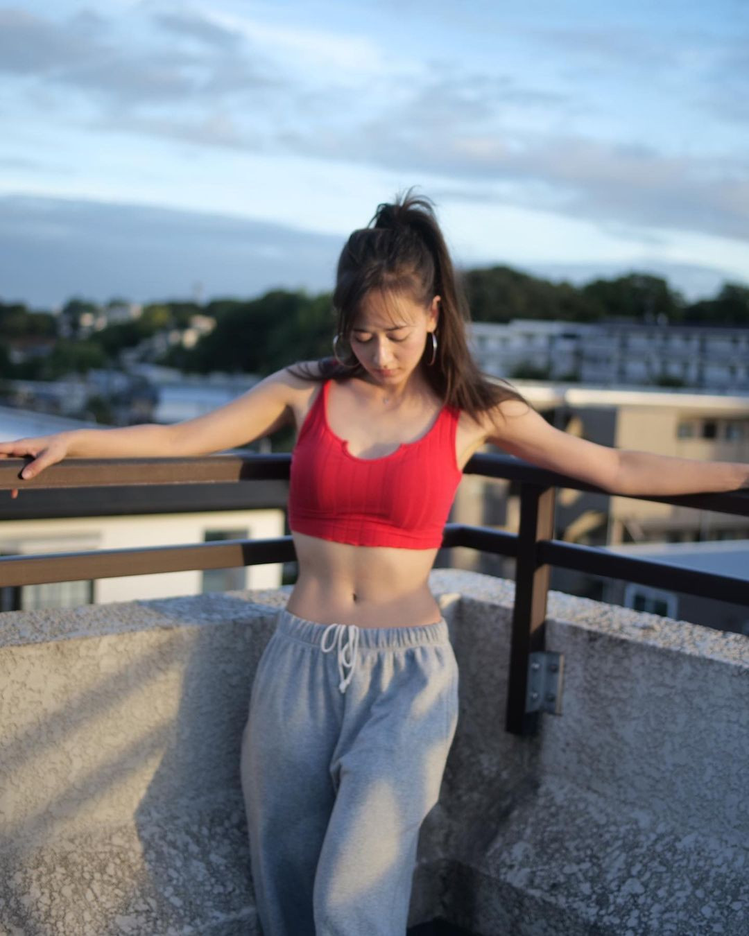 Được biết số đo hình thể của Maya Miyagawa lần lượt là 83 - 58 - 85 cm.