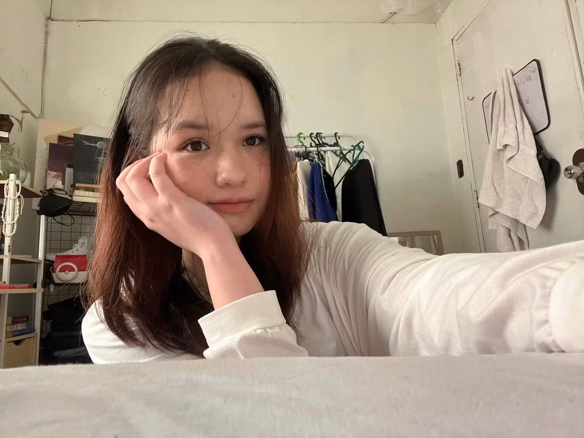Vien Babina cũng làm YouTube chia sẻ các Vlog về cuộc sống thường ngày hay các video Mukbang thu hút gần 100 nghìn người đăng ký.