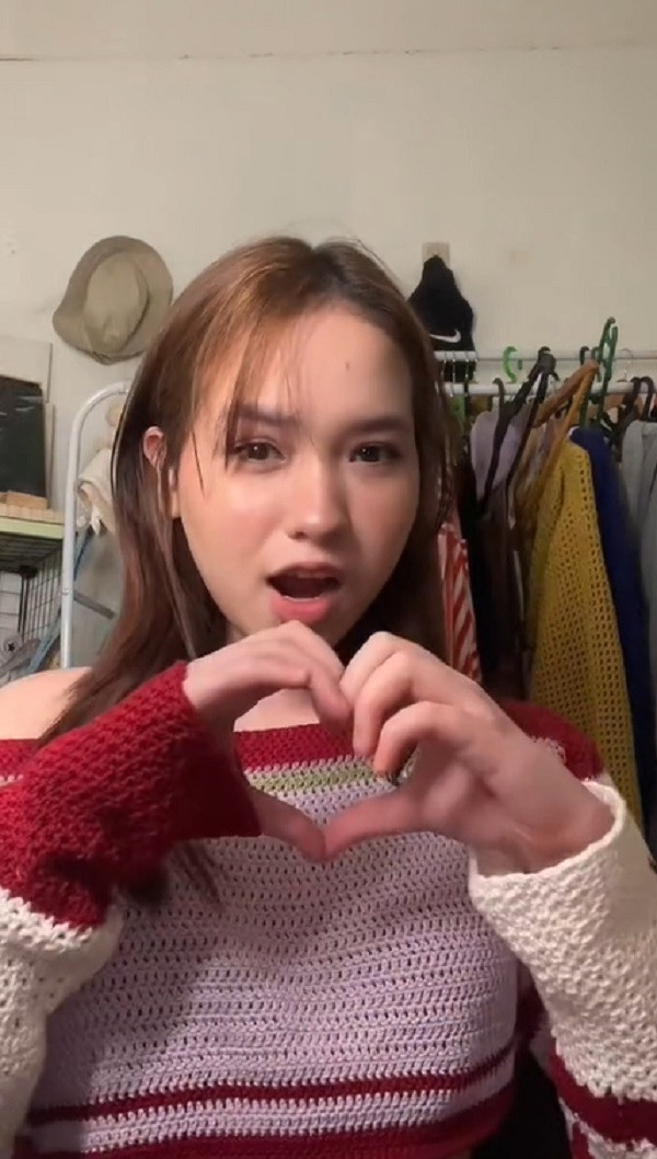 Hot TikToker cũng diện nhiều trang phục cá tính, bắt mắt hơn khiến cư dân mạng thích thú.