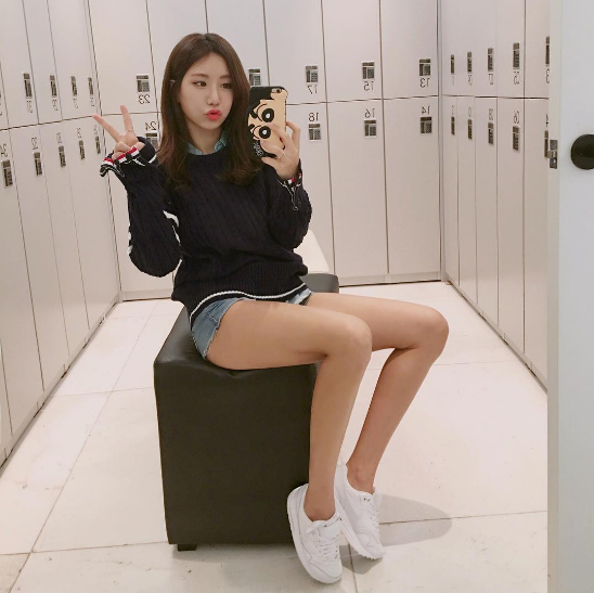 Cô giáo yoga hút người xem vì mặc gợi cảm lên truyền hình Co giao yoga hut nguoi xem vi mac goi cam len truyen hinh