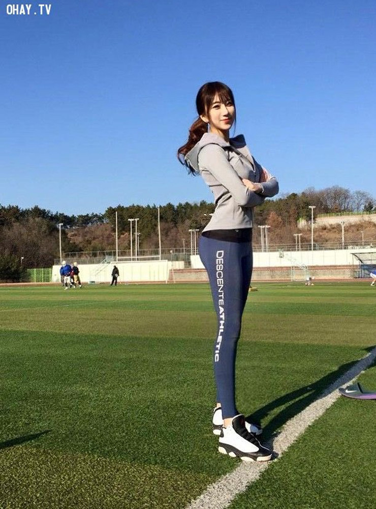 Hiện tại, cô thường xuyên được mời làm HLV dạy yoga cho một số chương trình trực tuyến về thể dục thẩm mỹ. Ảnh: Tổng hợp