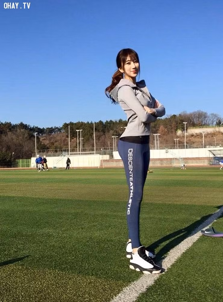 Hiện tại, cô thường xuyên được mời làm HLV dạy yoga cho một số chương trình trực tuyến về thể dục thẩm mỹ. Ảnh: Tổng hợp