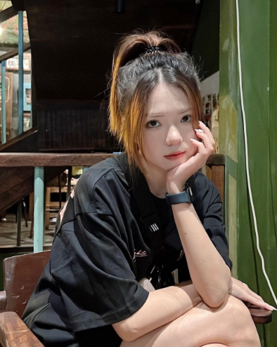 Theo đó nữ TikToker bán sản phẩm của thương hiệu này trên TikTok với giá rẻ hơn hàng chính hãng rất nhiều.