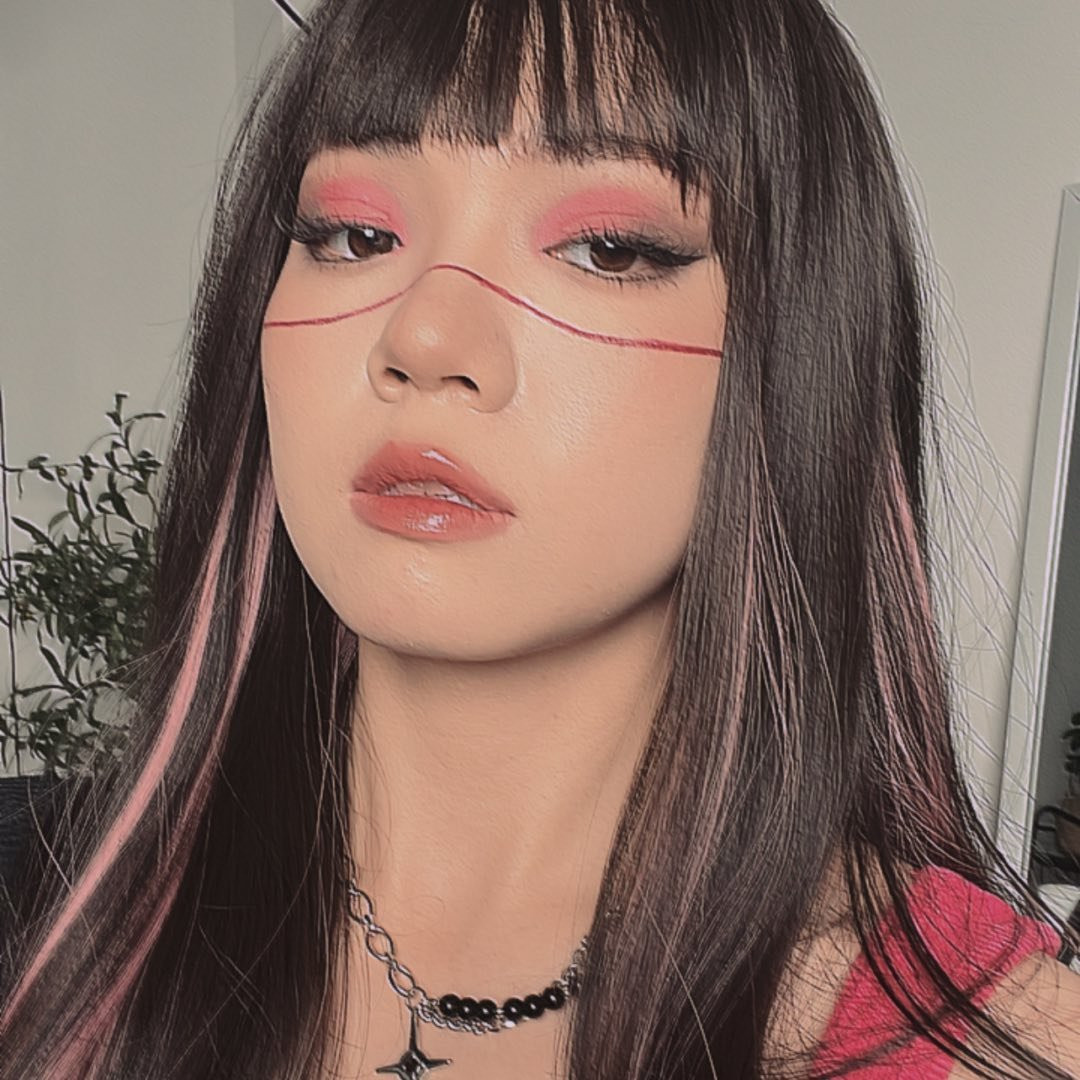 May mắn đến khi cô trúng tuyển ngay từ lần đầu tiên, điều này khiến nhiều người nghĩ cô thật may mắn khi có được một thứ dễ dàng và nhanh đến vậy.